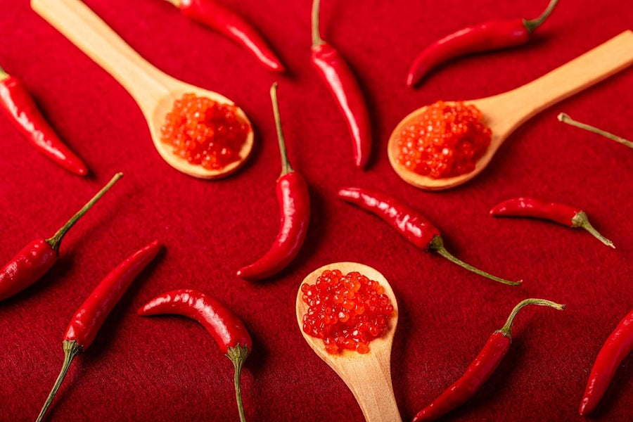 BESPHERE Sriracha Hot Sauce Pearls – Spicy & Flavorful Spheres – Ideal for Sushi, Woks, Pasta & Grilled Meats – Heat-Resistant – Gluten-Free – 50g